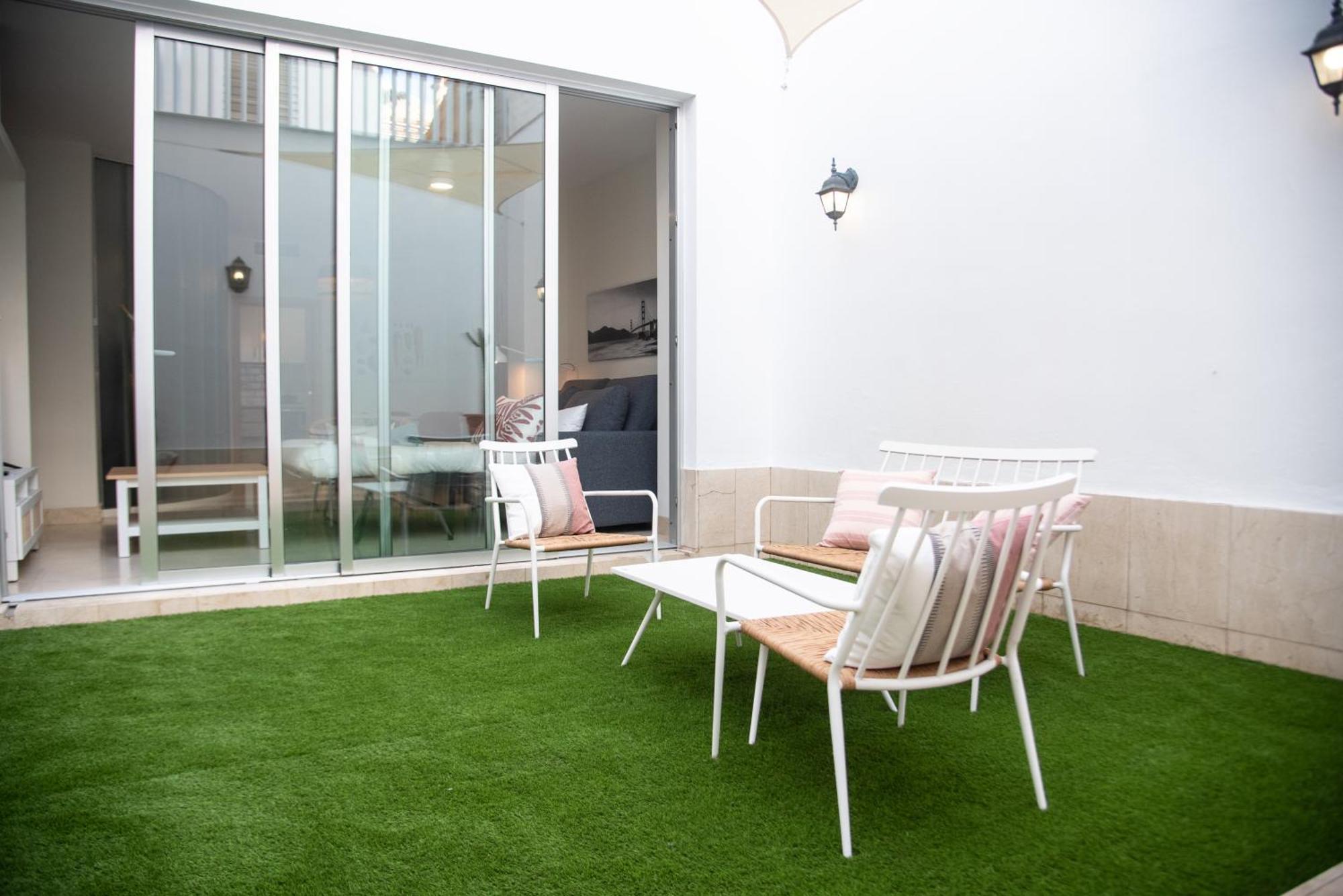 Tentudia Charming Apartments With Private Roof-Top Or Patio In San Bernardo By Ocityzen Sevilla